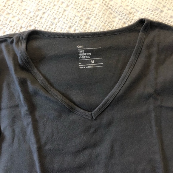 Three semi fitted grey short sleeve tops - Picture 5 of 7